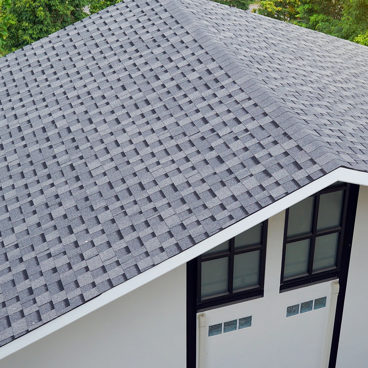 Asphalt shingle roof